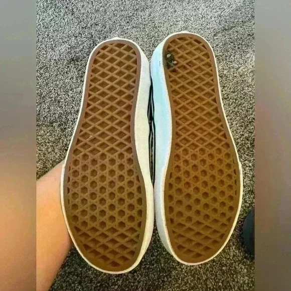 VANS, classic slip ons, graphic print, vans stickers, women’s size 5.5 - Picture 5 of 8